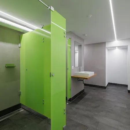 Brentsch A6 شقة سكول